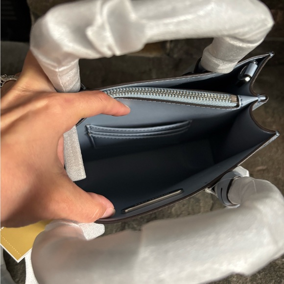 NWT Michael Kors Mercer Medium Messenger Tote Satchel Crossbody - Picture 11 of 14